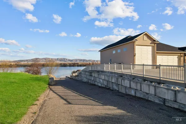 $575,000 | 72 Pelican Drive, Rupert, ID 83350