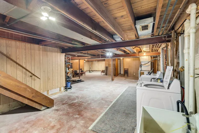 $169,900 | 3228 Peoria Street, Steger, IL 60475