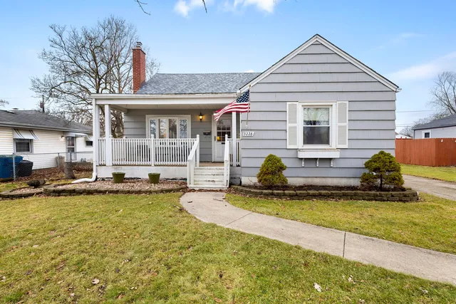 $169,900 | 3228 Peoria Street, Steger, IL 60475