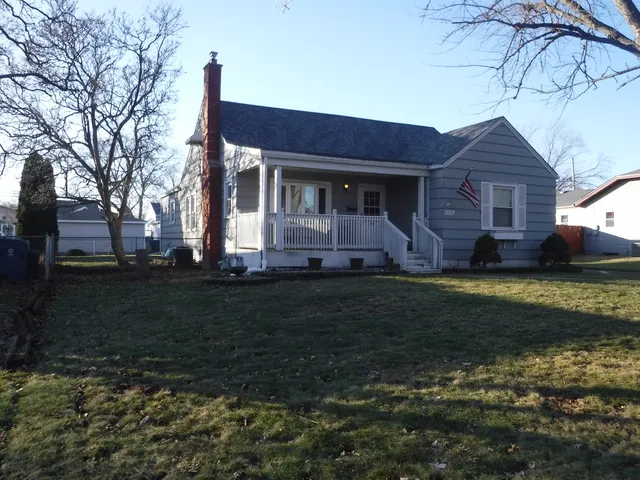 $169,900 | 3228 Peoria Street, Steger, IL 60475