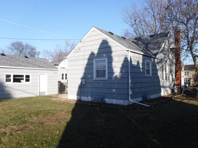 $169,900 | 3228 Peoria Street, Steger, IL 60475