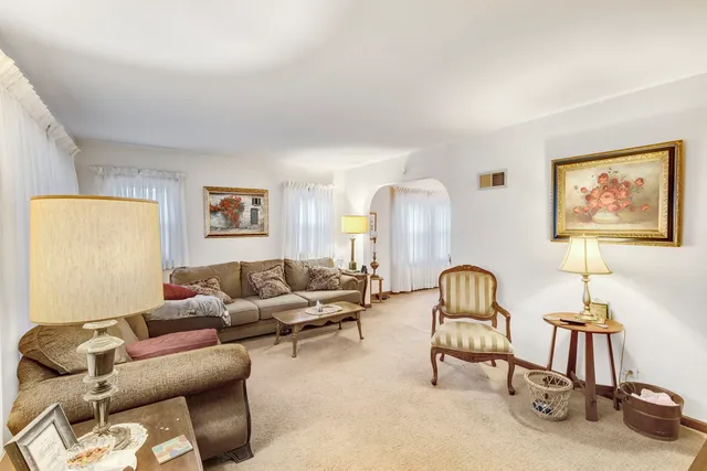 $169,900 | 3228 Peoria Street, Steger, IL 60475