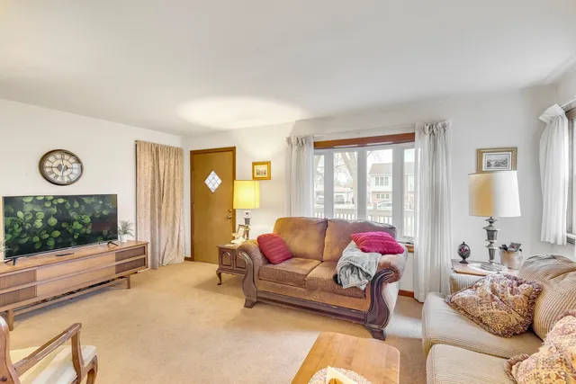 $169,900 | 3228 Peoria Street, Steger, IL 60475