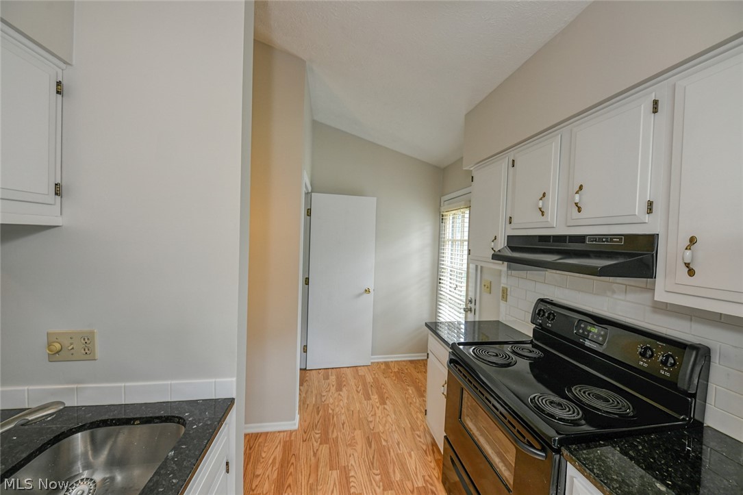 6710 Hills And Dales Road Northwest Canton, OH 44708 - Photo 6 of 24 Gallery Image 6