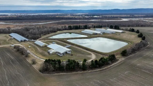 $600,000 | N6671 County Rd XX, Holland, WI 54636