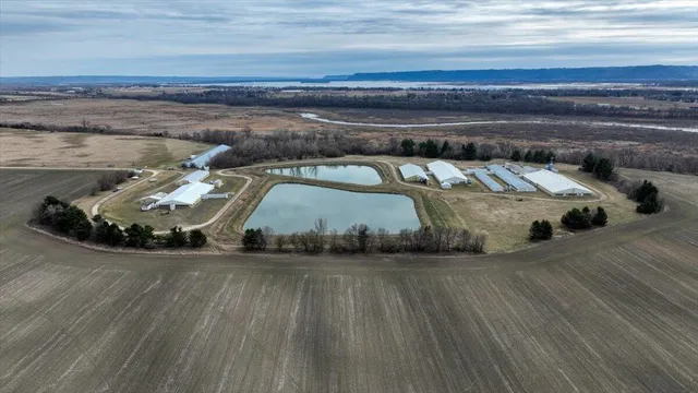 $600,000 | N6671 County Rd XX, Holland, WI 54636