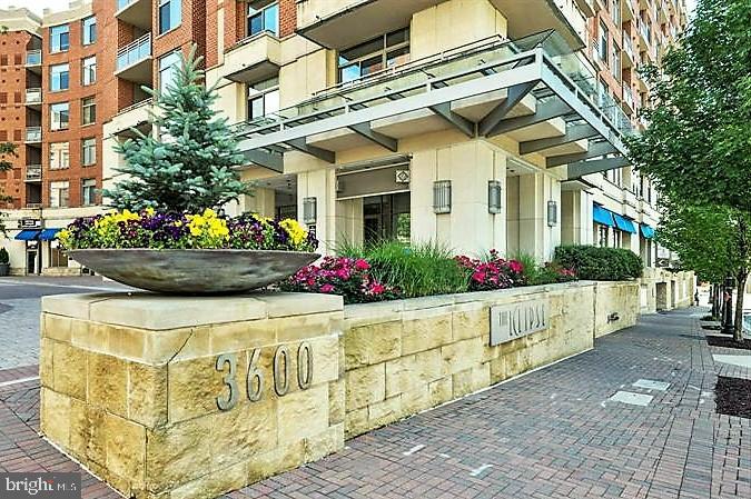 3600 South Glebe Road, Unit 602W Arlington, VA 22202 - Photo 4 of 46 a front view of a building