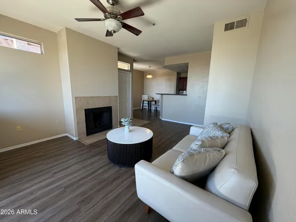 $1,350 | 3830 East Lakewood Parkway East, Unit 3027, Phoenix, AZ 85048