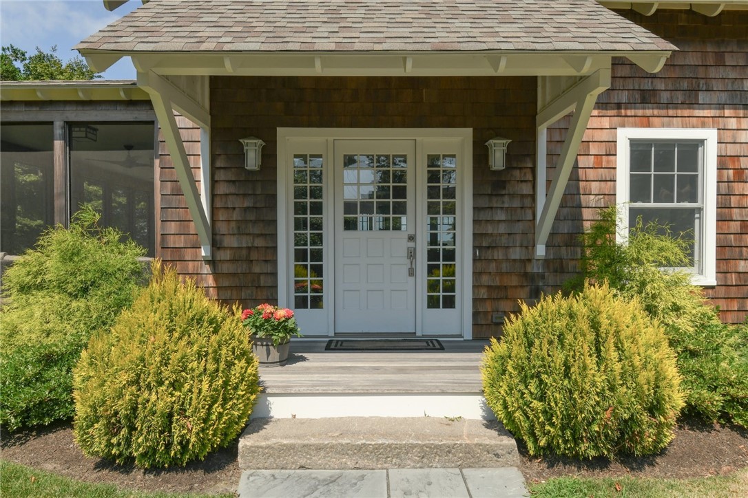 44 Whittier Road Jamestown, RI 02835 - Photo 4 of 48 Welcome to 44 Whittier Road