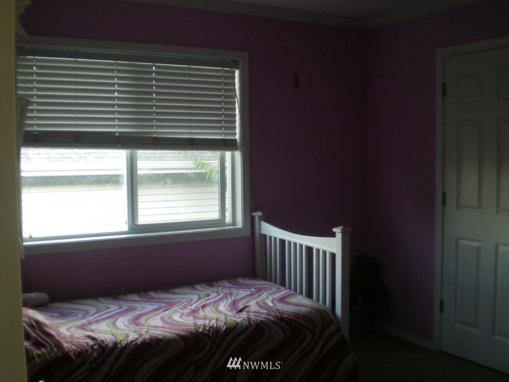 308 South 20th Place Renton, WA 98055 - Photo 8 of 15