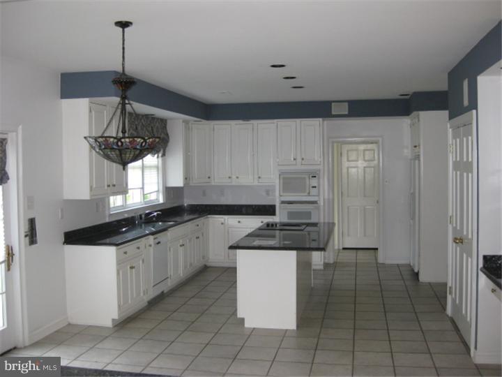 760 Pulinski Road Warminster, PA 18974 - Photo 20 of 25 Kitchen