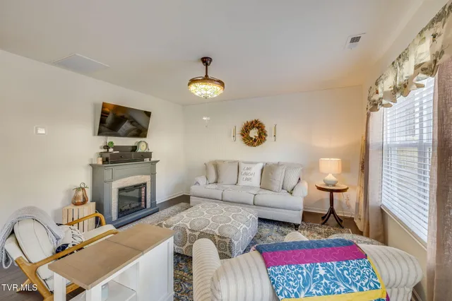 $317,900 | 701 Newtons Way, Kingsport, TN 37663