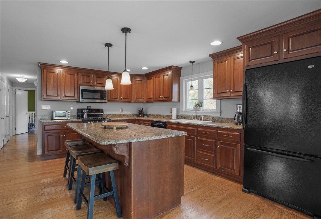 56 Litzen Road North Smithfield, RI 02896 - Photo 7 of 36 Gallery Image 7
