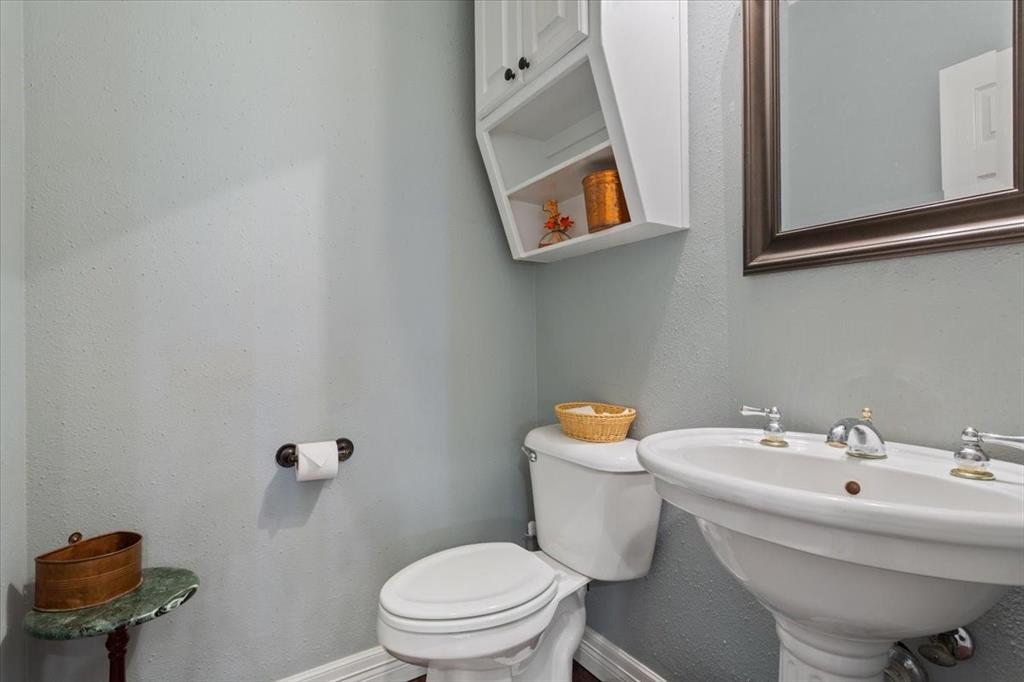 6008 Mesquite Tree Court Waco, TX 76708 - Photo 36 of 39 Half bath for guests