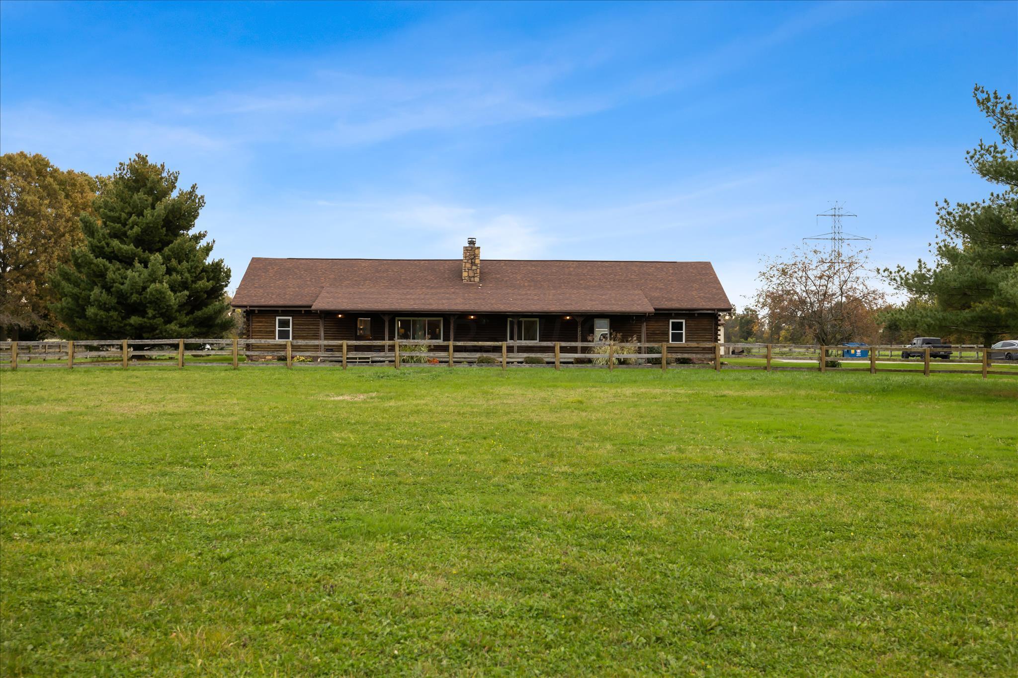 6517 Harlem Road Westerville, OH 43082 - Photo 3 of 36