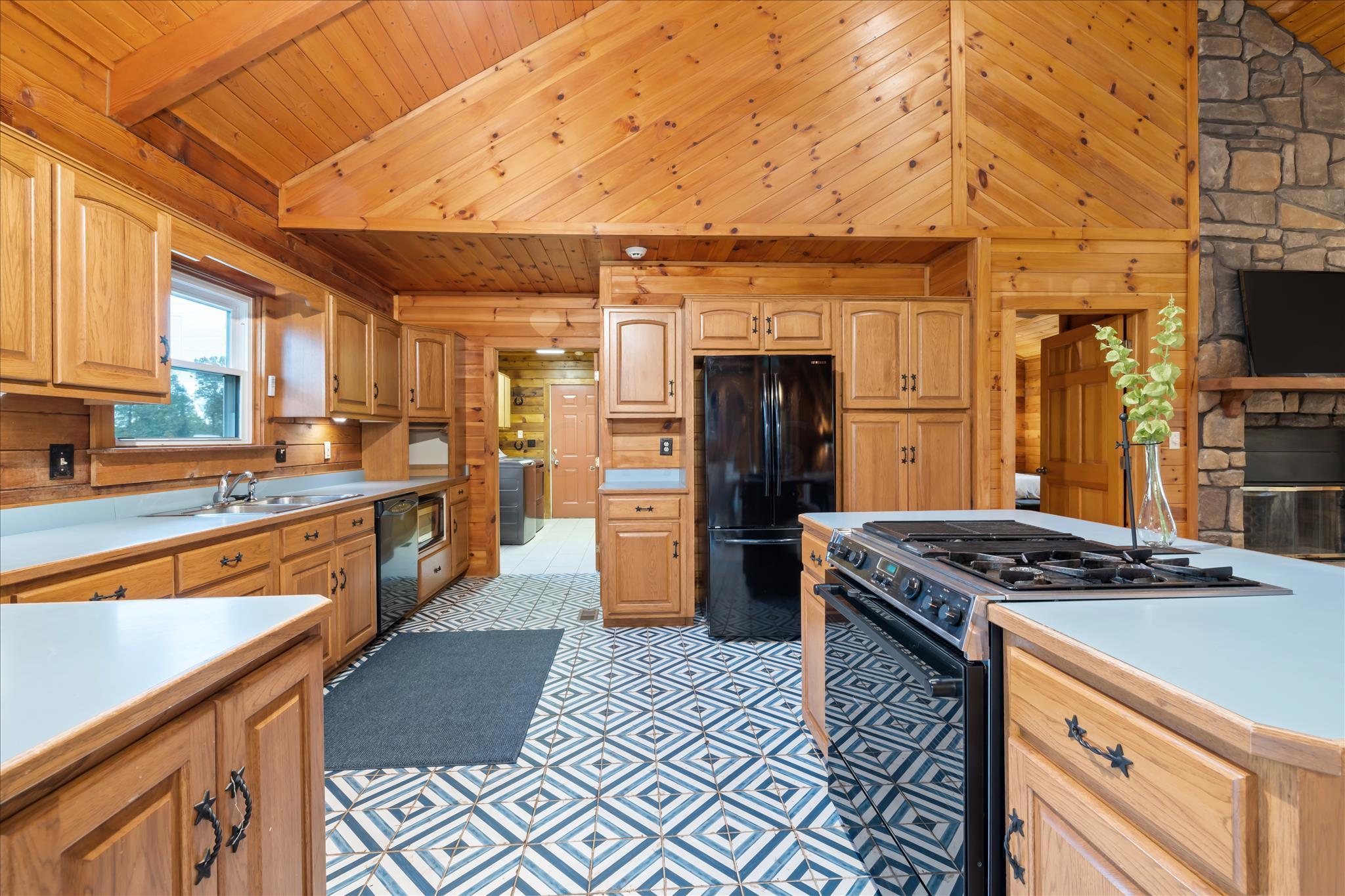 6517 Harlem Road Westerville, OH 43082 - Photo 9 of 36