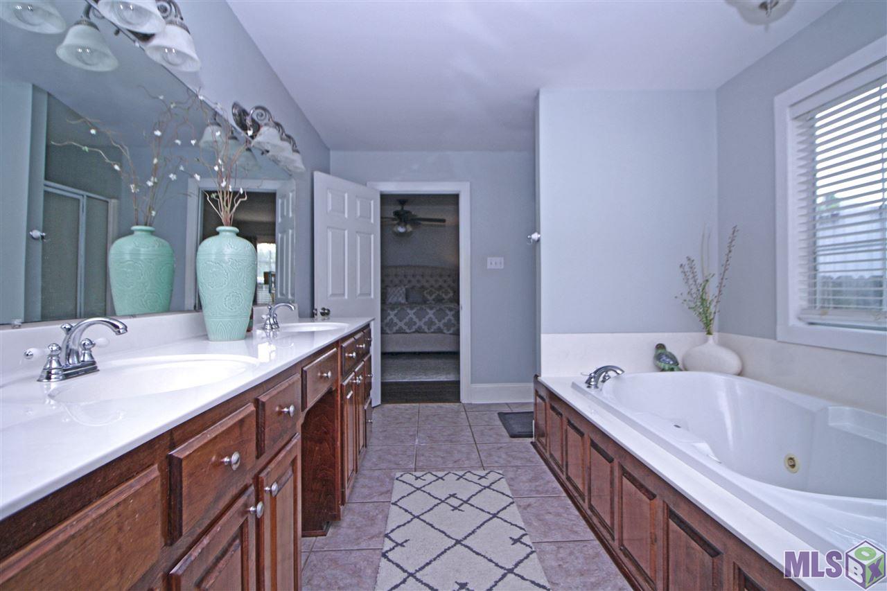 7454 South River Road Addis, LA 70710 - Photo 7 of 29 Master Bath