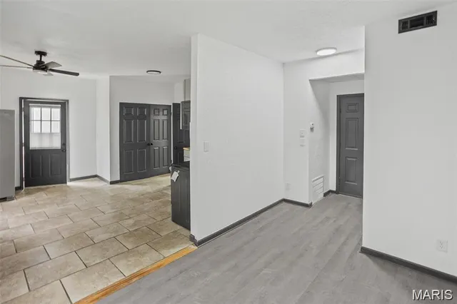 $995 | 821 Niedringhaus Avenue, Unit B, Granite City, IL 62040