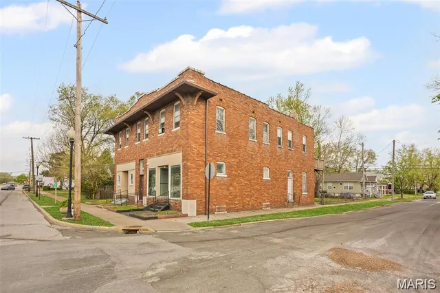 $995 | 821 Niedringhaus Avenue, Unit B, Granite City, IL 62040
