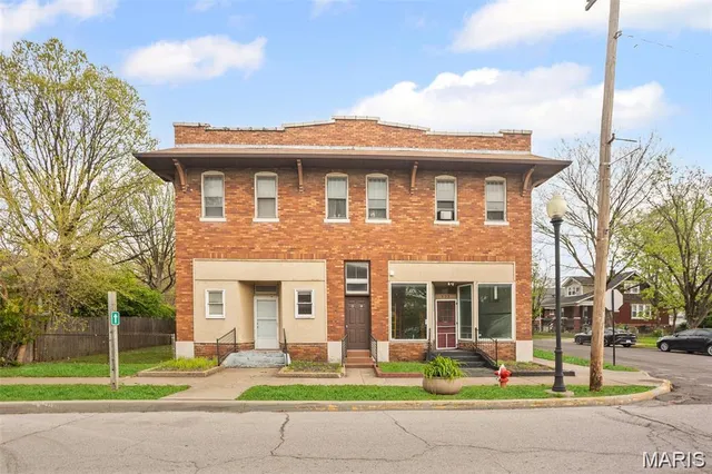 $995 | 821 Niedringhaus Avenue, Unit B, Granite City, IL 62040