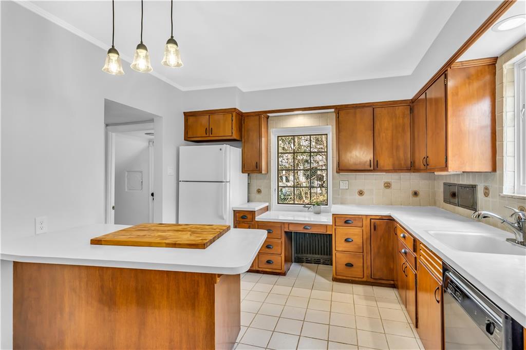 305 Woodside Road Pittsburgh, PA 15221 - Photo 11 of 25 Gallery Image 11