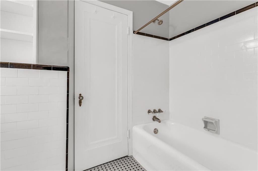 305 Woodside Road Pittsburgh, PA 15221 - Photo 17 of 25 Gallery Image 17