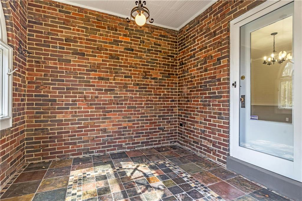 305 Woodside Road Pittsburgh, PA 15221 - Photo 2 of 25 Gallery Image 2