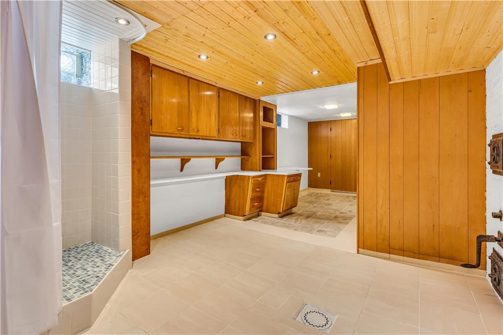 305 Woodside Road Pittsburgh, PA 15221 - Photo 21 of 25 Gallery Image 21