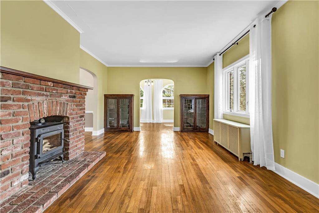 305 Woodside Road Pittsburgh, PA 15221 - Photo 6 of 25 Gallery Image 6
