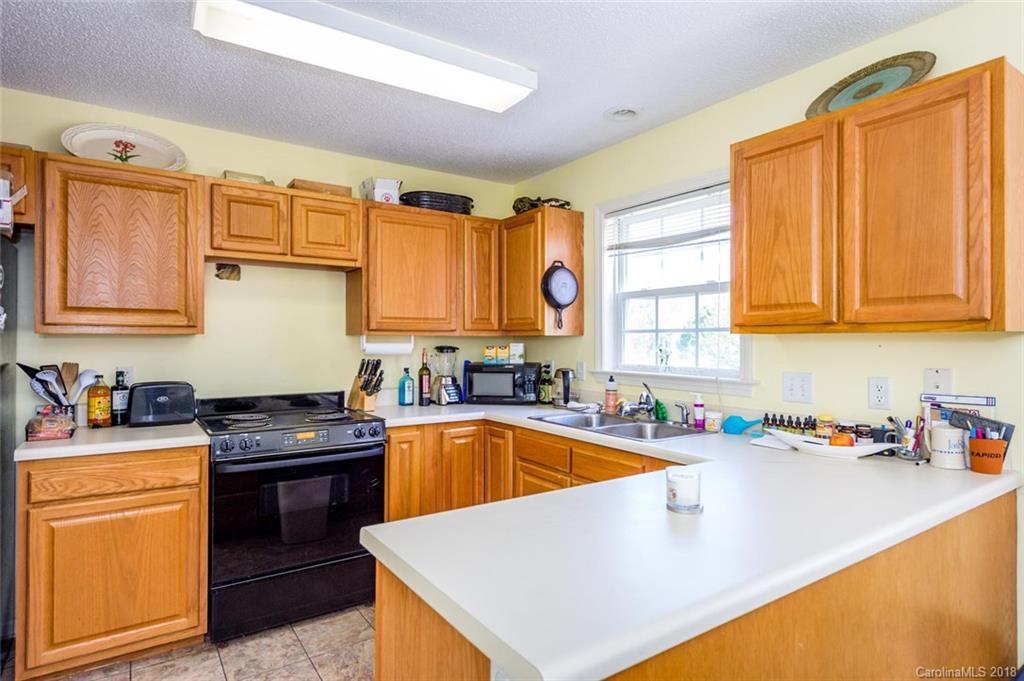 125 Rolling Meadow Road Fletcher, NC 28732 - Photo 7 of 31