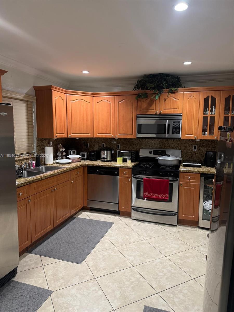 8370 Southwest 154th Avenue, Unit 9 Miami, FL 33193 - Photo 5 of 33