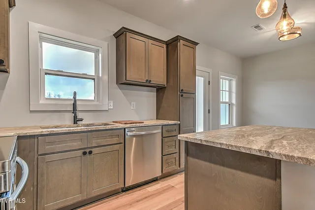 $468,000 | 3270 Old State Rte 34, Limestone, TN 37681