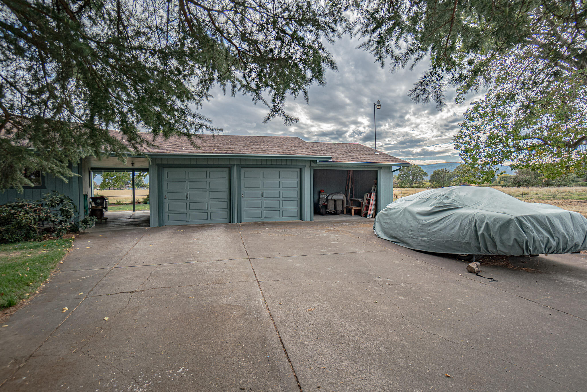 5275 Gebhard Road Central Point, OR 97502 - Photo 21 of 22 DSC04259-HDR