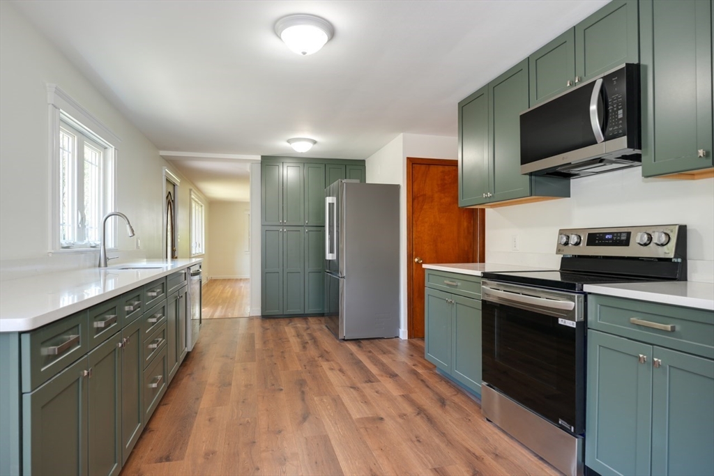 54 South Meadow Road Lancaster, MA 01523 - Photo 4 of 35 Gallery Image 4