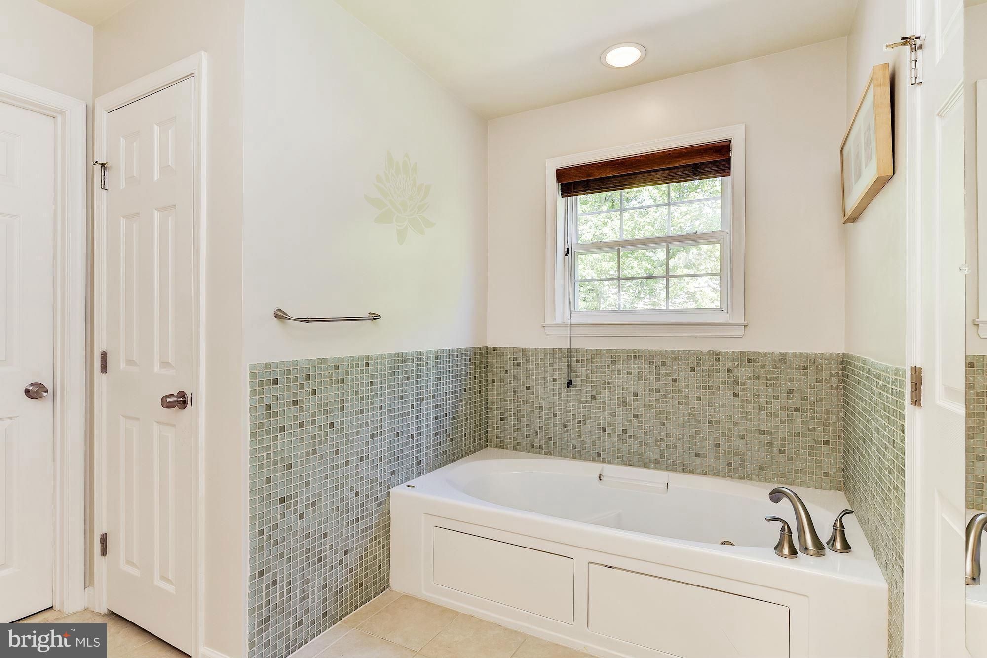 127 Church Road Arnold, MD 21012 - Photo 14 of 30 Bath (Master)