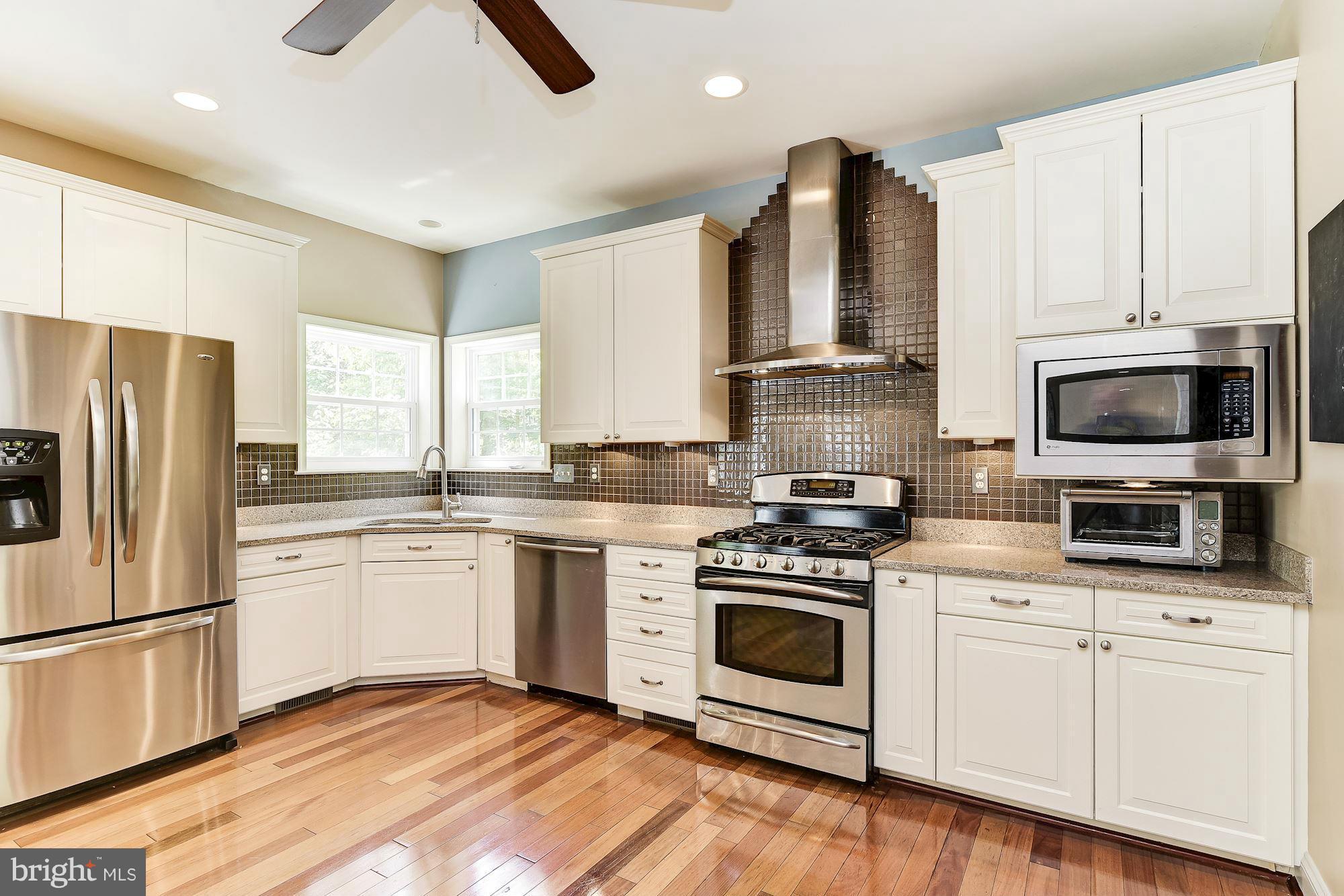 127 Church Road Arnold, MD 21012 - Photo 7 of 30 Gourmet Kitchen