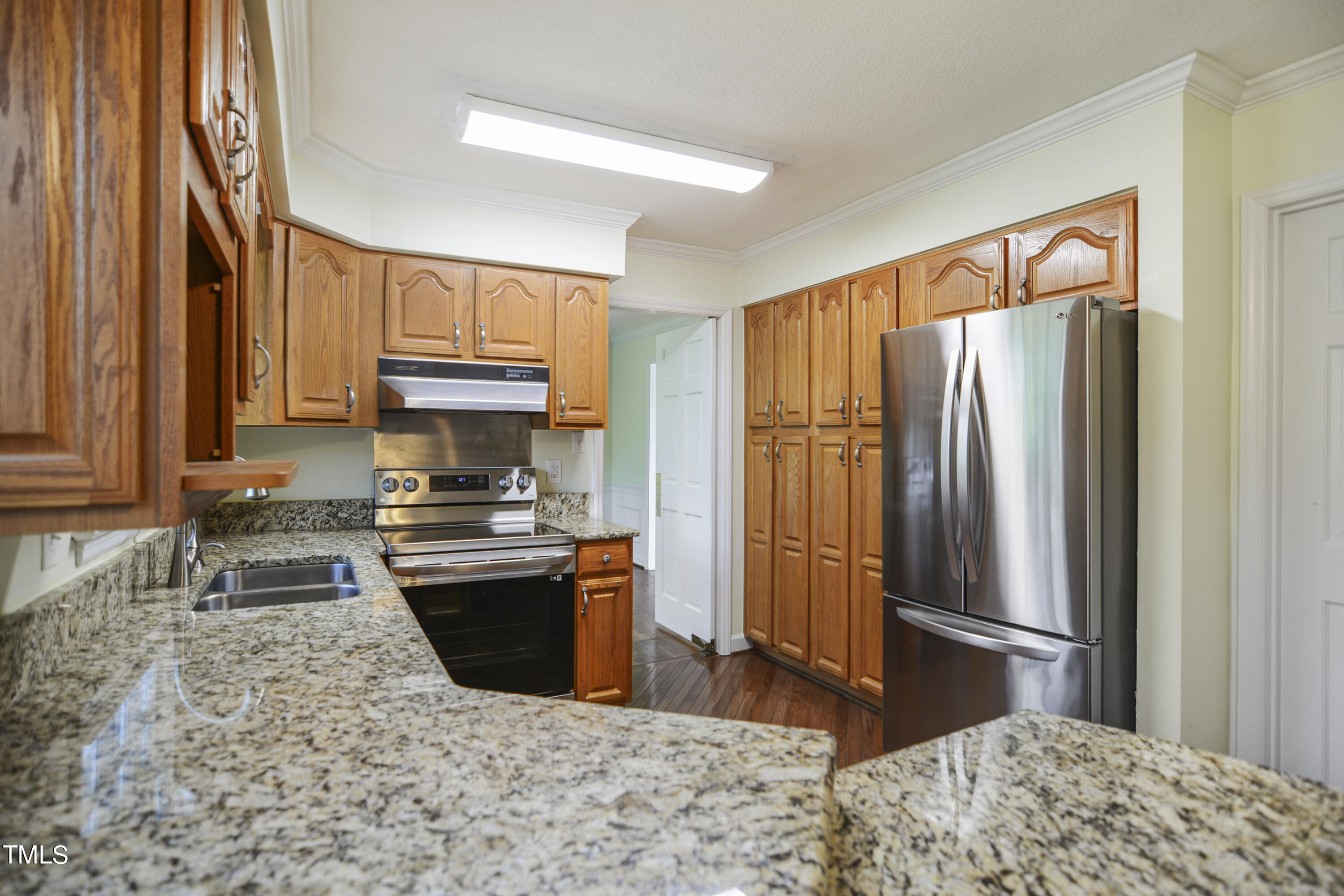 905 Hemingway Drive Raleigh, NC 27609 - Photo 8 of 23 10