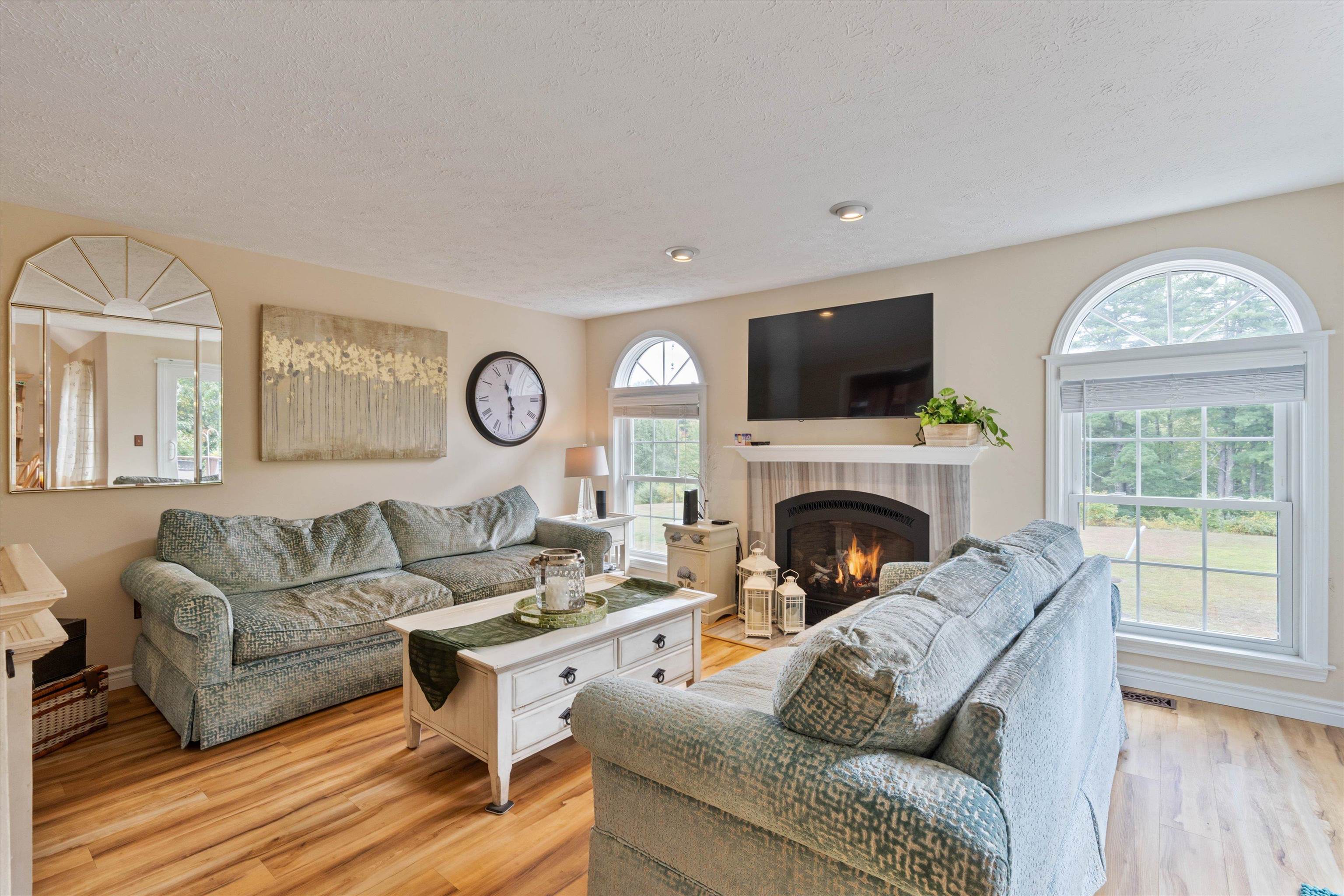 384 Winding Pond Road Londonderry, NH 03053 - Photo 46 of 60