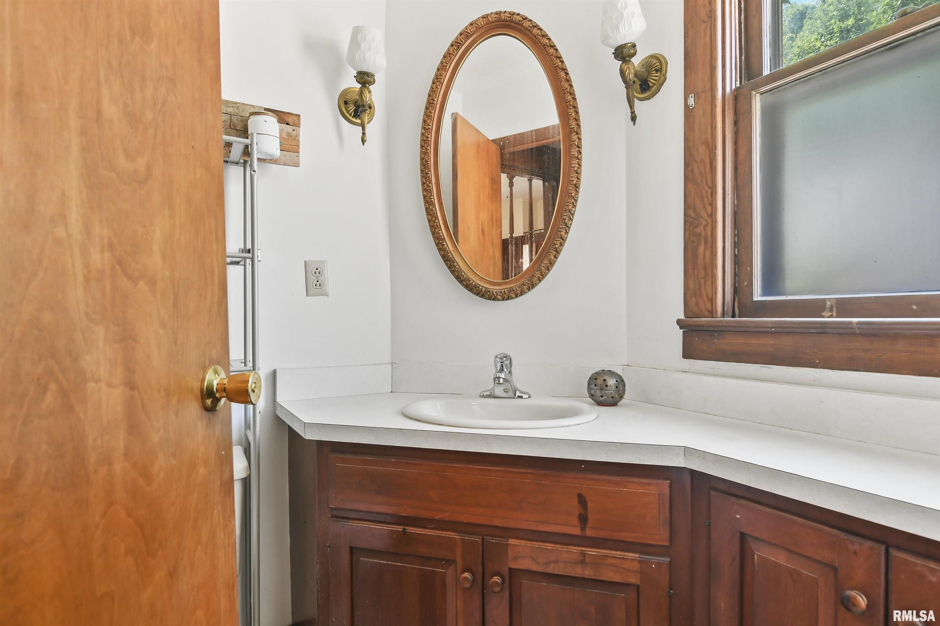 701 South State Street Springfield, IL 62704 - Photo 17 of 34