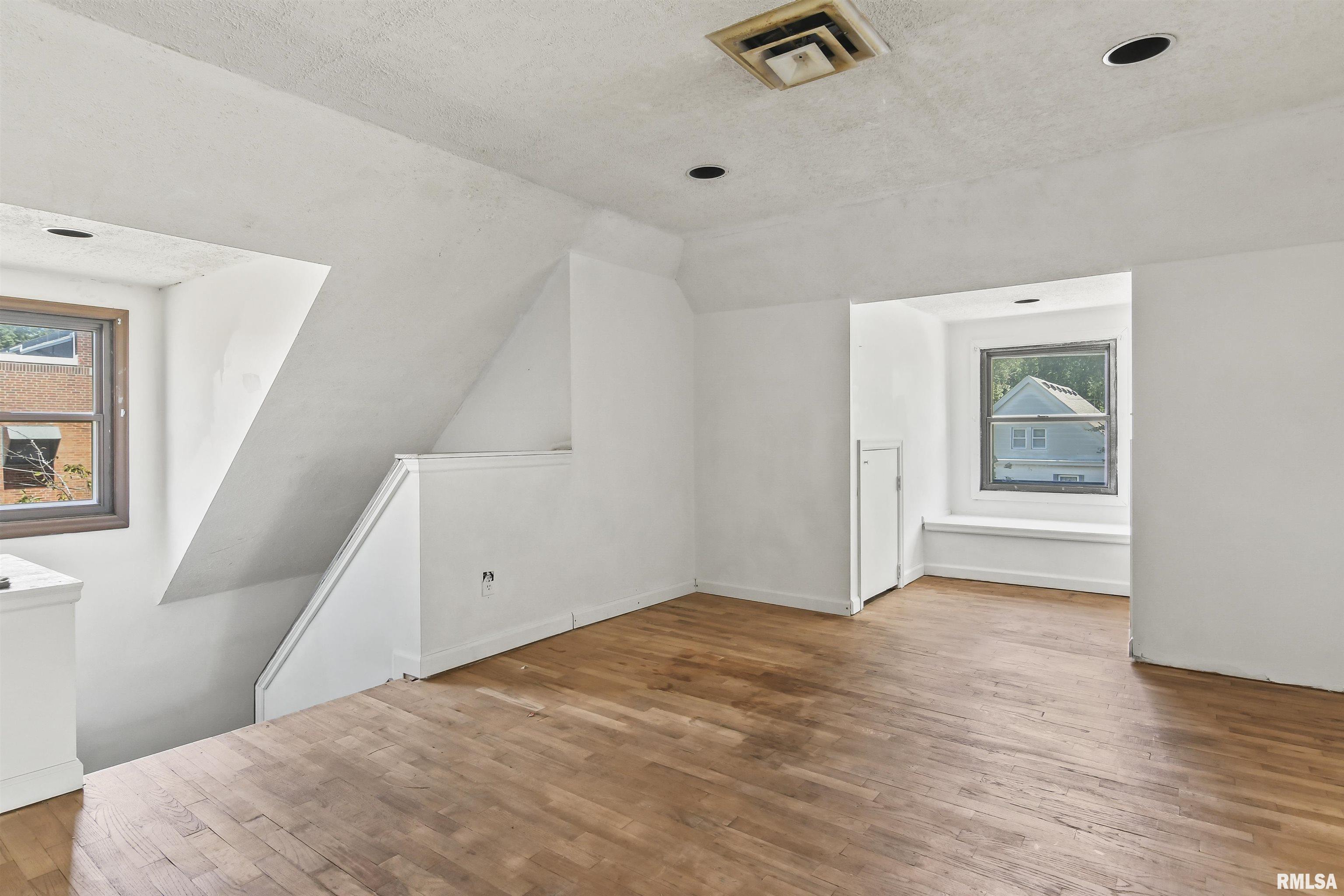 701 South State Street Springfield, IL 62704 - Photo 20 of 34