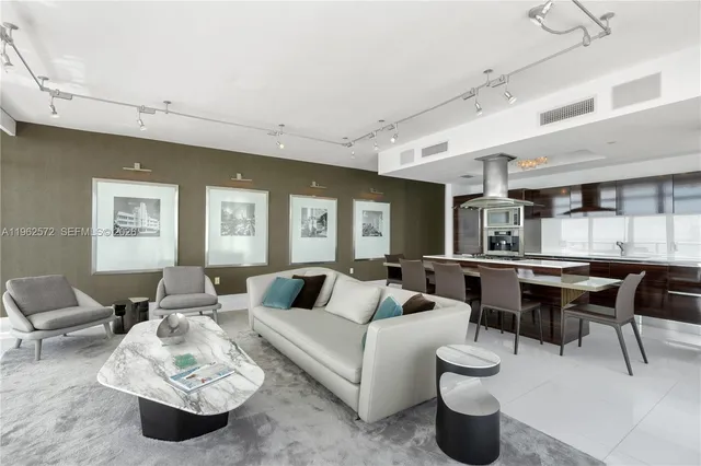 $18,500 | 3737 Collins Avenue, Unit S1501, Miami Beach, FL 33140