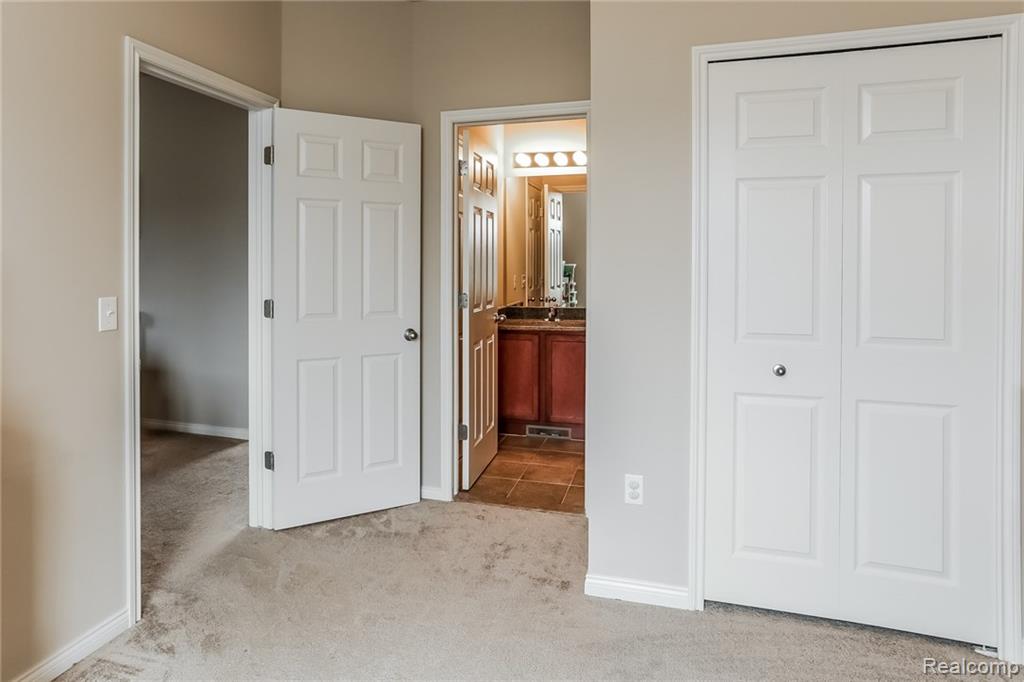 3058 Fantail Court Rochester Hills, MI 48309 - Photo 23 of 43