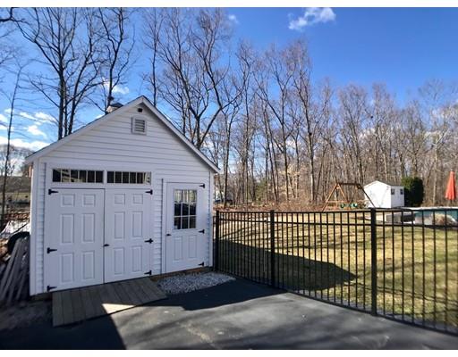 25 Broad Acres Farm Road Medway, MA 02053 - Photo 4 of 30 Gallery Image 4