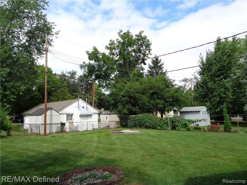 3402 Harrison Avenue Rochester Hills, MI 48307 - Photo 2 of 20
