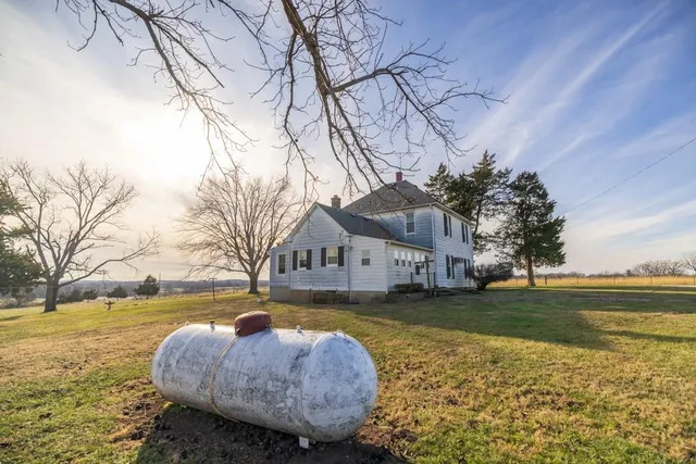 $2,250,000 | 1225 Road Garden, Garden City, MO 64747