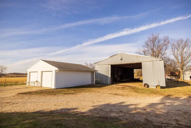 $2,250,000 | 1225 Road Garden, Garden City, MO 64747