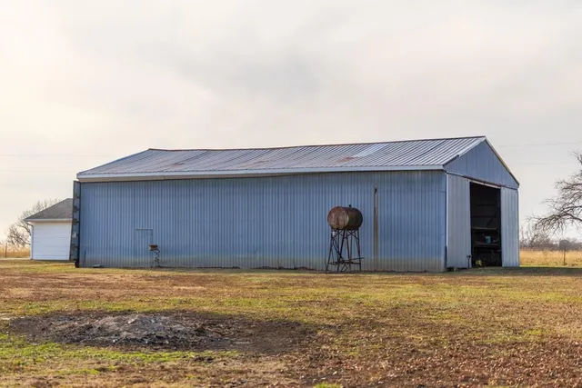 $2,250,000 | 1225 Road Garden, Garden City, MO 64747