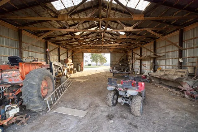 $2,250,000 | 1225 Road Garden, Garden City, MO 64747