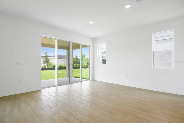 $359,999 | 816 Lake Dell Drive, Dundee, FL 33838