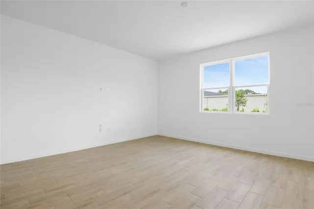 $359,999 | 816 Lake Dell Drive, Dundee, FL 33838